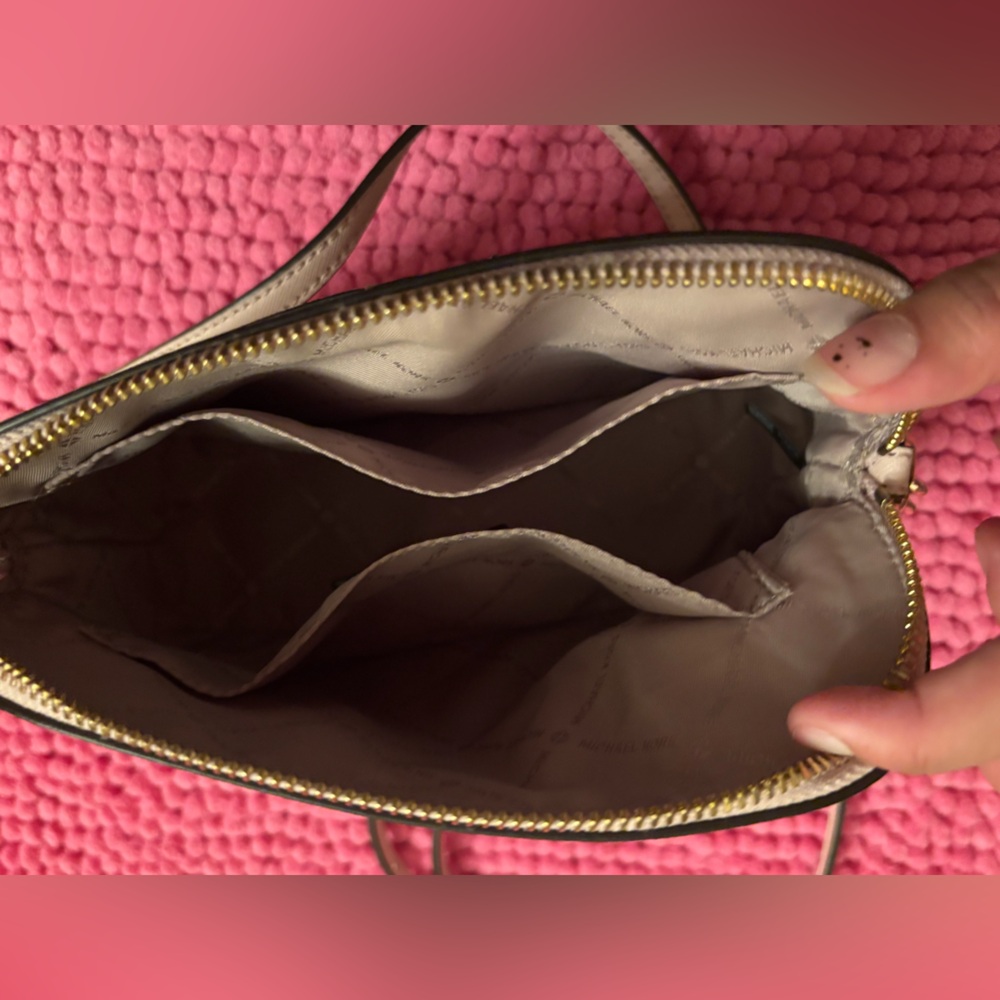 Michael Kors Crossbody Bag - Picture 5 of 7